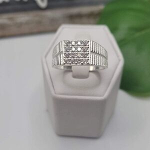 Elegant Silver Ring with Crystal Accents